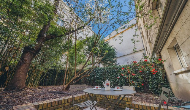 Quiet duplex with private garden and terrace