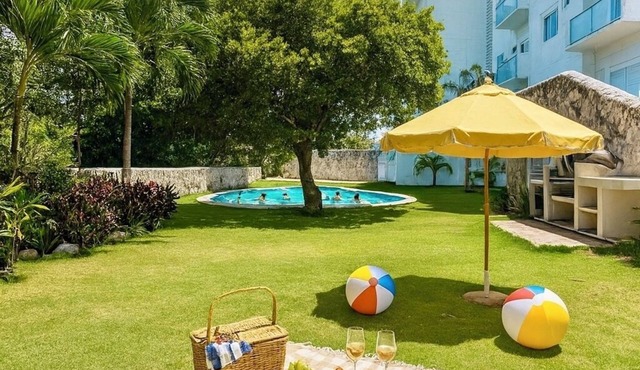 Radiant apartment centrally located 8 min from beaches