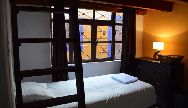 Residencia Primavera-Estilo colonial en Qro centro