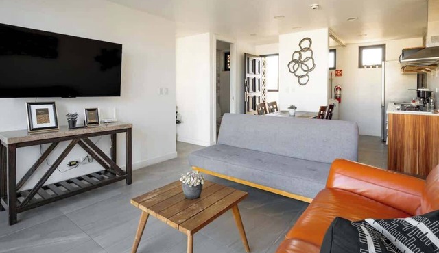 Revolucion Border - Stylish Downtown Suite