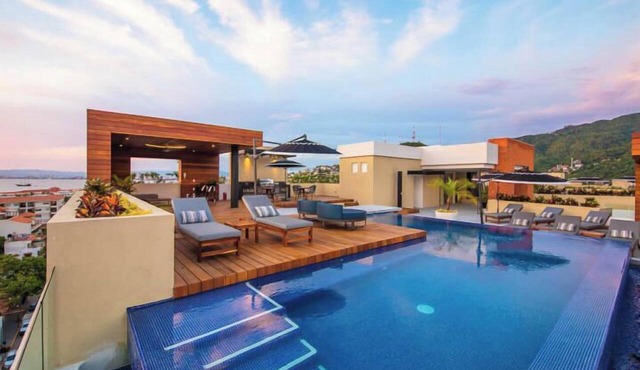 Romantic Zone Gem | 2 Pools, Gym | Walk to Beach