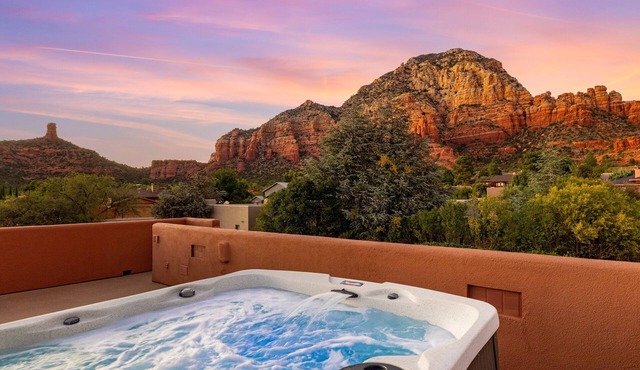 Rooftop Hot Tub & Epic Red Rock Views