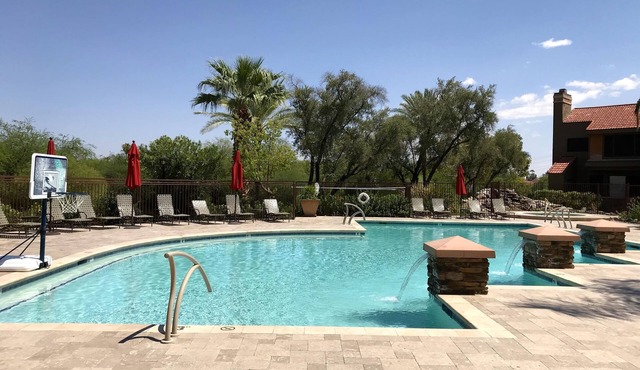 Scottsdale Beauty 1 bed 1 bath Beautiful new furnishings