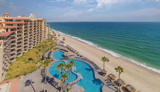 Sea-Renity Spacious Penthouse Oceanfront
