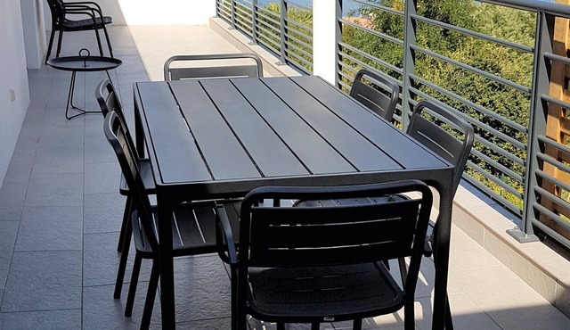 Seaside, new T4, 3 bedrooms, terrace, swimming pool