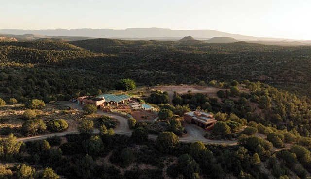 Sedona Infinity Pool Paradise | Red Rock Views | Hot Tub