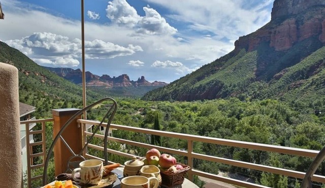 Sedona’s Famous Oak Creek Canyon Getaway
