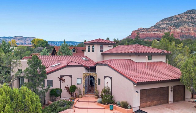 Sedona Vista Trails: Hot Tub Under The Stars, Panoramic Views From The Lookout Room