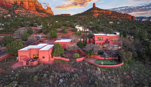 Space, views & Sedona sunsets — all yours!
