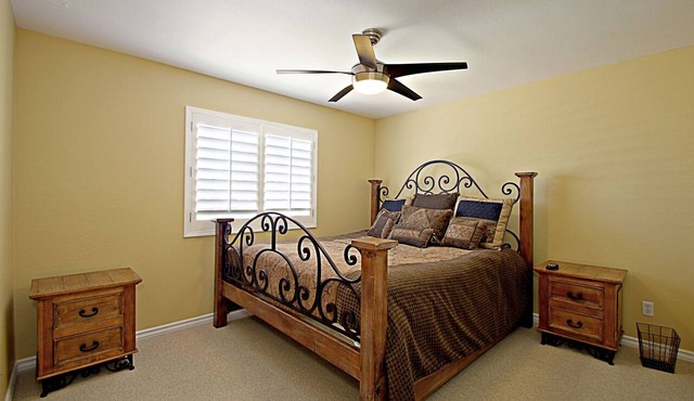 Spacious 3-bedroom house in quaint Glendale with AC