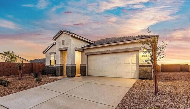 Spacious 5-bedroom house. Harmony House ,Stylish, Cozy & Fully Equipped