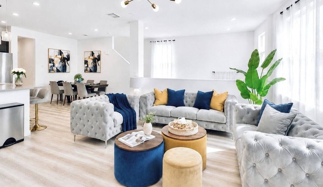 Spacious 5B3B NEW home! 15 mins to Strip@ EV charger