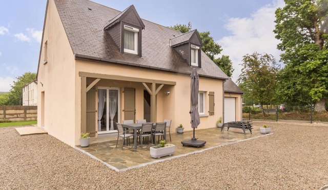 Spacious house in La Haye-du-Puits with garden and pets allowed