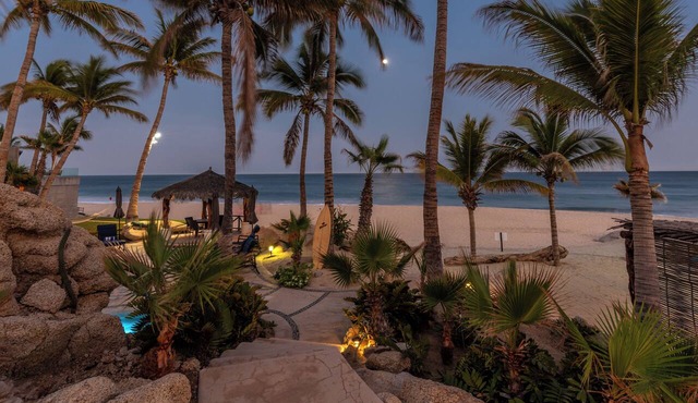 Spectacular Estate on Beach, 7 Bedrooms, Gorgeous Villa!