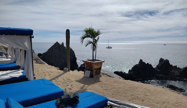 Spectacular views and serene splendor awaits you in Cabo
