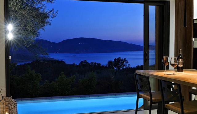 Splendid three bedroom villa with heated swimming pool.