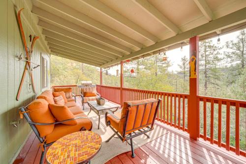 Strawberry Hideaway in the Pines w/Hot Tub!
