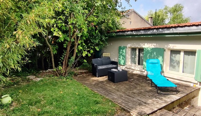 Studio Avec Terrasse et Jardin Privatif de 52m²
