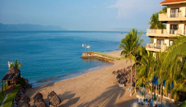 studio 'beach resort" opt. all inclusive ($100/person/day)