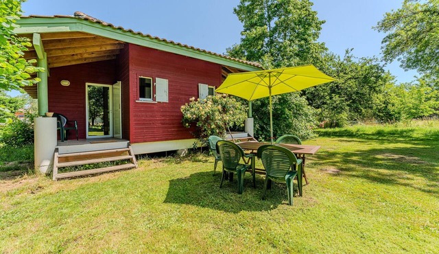Studio "Le Cabanon Mios" with Private Terrace and Wi-Fi
