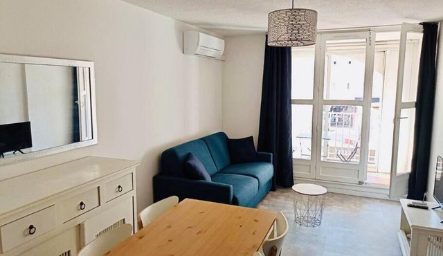 Studio tout confort Climatisé avec Wifi à 2mn à pied de la plage