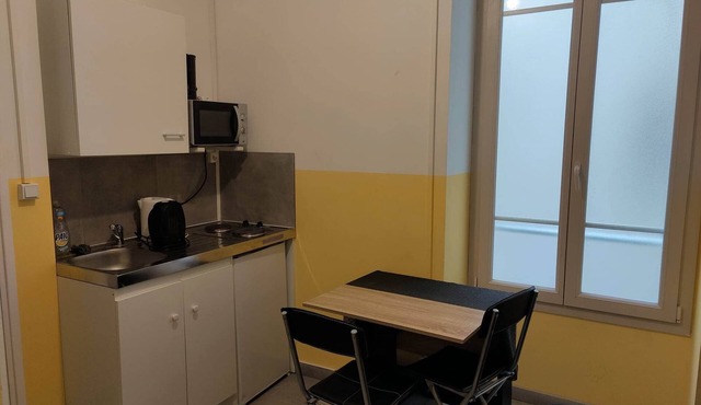 Studios Proche de Toutes Commodités