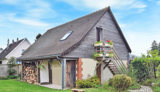 Stunning apartment in Le Mesnil-Esnard with WiFi