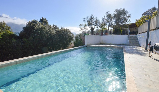 Stunning home in Vero with private swimming pool, can be inside or outside