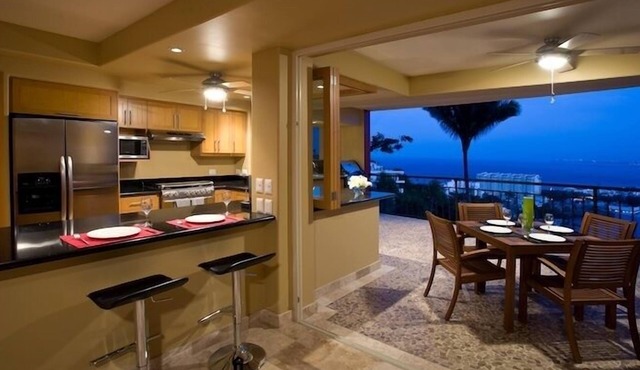 Stunning Ocean View, centrally located, 2200 sq.ft.