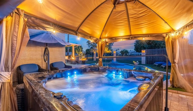 Suite Retreat - Private Courtyard, Pool, Hot Tub, Cabana, Putting Green