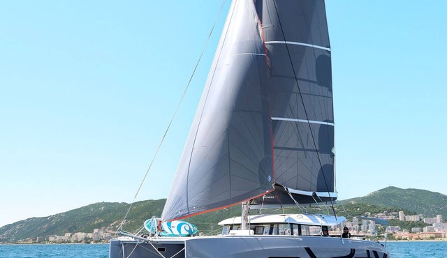 Sun-Kissed Sailing Adventure in Córcega