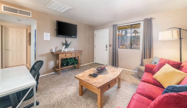 Sunset Adobe | 1BD ~ Gated, Pool, Patio, Laundry, Hiking, UofA, Menlo Park🏜️