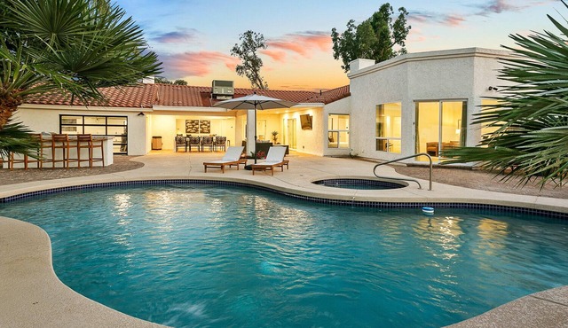 SWSS 8BR Palms Away Estate | Pool, Hot Tub, Sport Court, Putting Green & Games