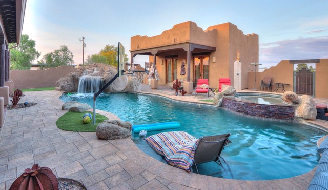TCR Casita- Private Desert Oasis with Tropical Backyard on 3.5 Acre