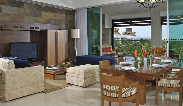 Thanksgiving, XMAS, New Years @ Grand Luxxe RivieraMaya, 2 BR 2.5 BA Sleeps 8