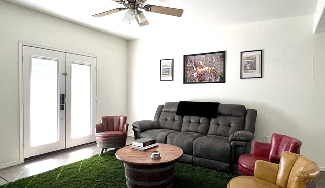 The House of Sports- near University, pet friendly!