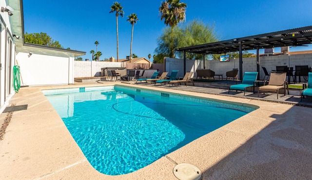 The Paradise Park by Scottsdale ❤️ Basketball-Pool-Cabana-Spa-Fire Pit-Bocce