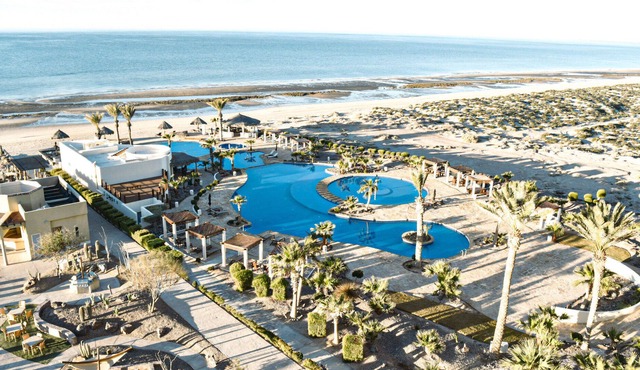 The Perfect Place to Relax, Beachfront with Amazing View