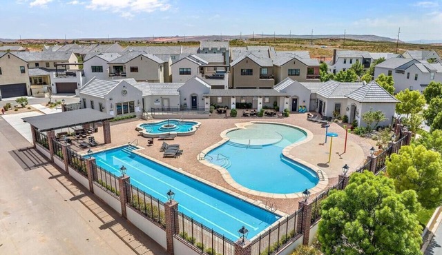 Three Story Villa for 39 w/Private Spa