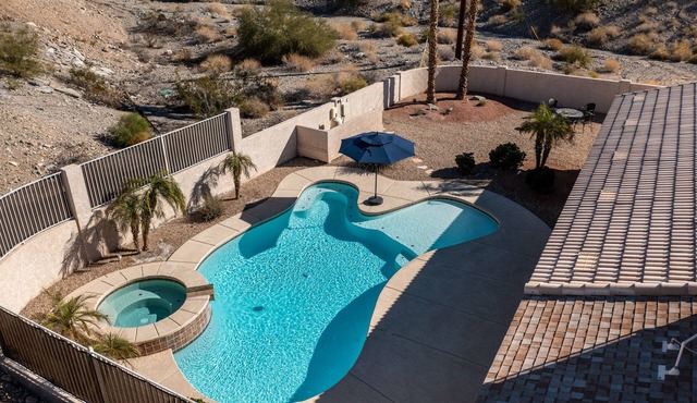 " TIKI RANCH " Pool Home 😎