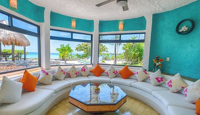 Timeless Oceanfront Villa with Pool in North Akumal