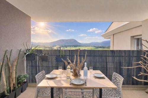 Tropical Escape - Mountain View & Terrace
