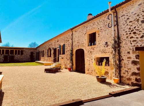 Two Holiday Homes with 6 Bedrooms, Air Con & Private Heated 10x4M Salt Water Pool - 40 Mins from Bergerac