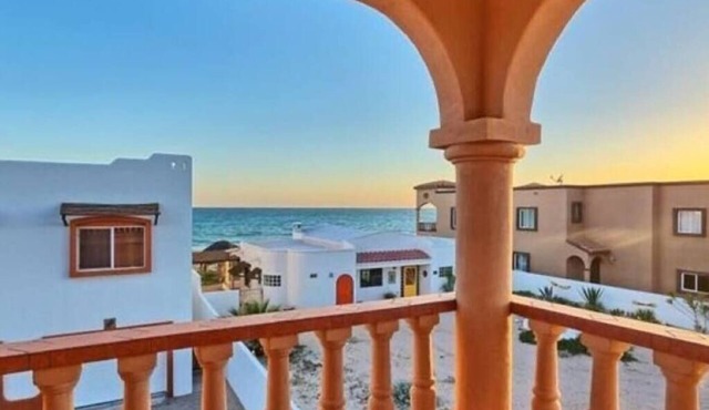 Unique Miramar Townhome Steps from the Ocean on