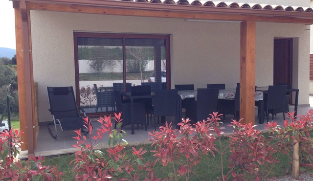 Upper villa, 1.7 km from Agosta beach, air-conditioned BBQ 2 terraces & private parking