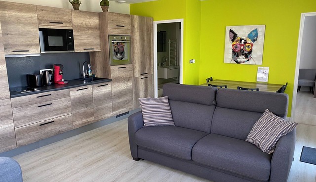 Very bright, quiet gîte with panoramic view, opening onto huge terrace.