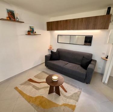 Very charming studio in Nice