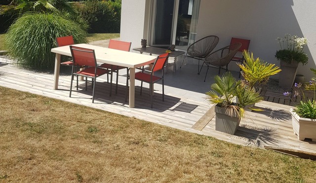 Very pleasant house 5 minutes walk from shops also close to the sea