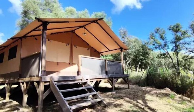 VICTORIA Lodge Tent - 2 bedrooms. 23 tents (L01–L21) for 5 people