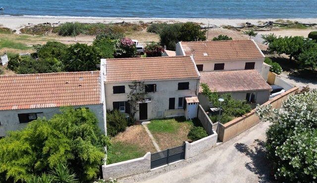 Villa 20 metres from the sea